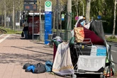 Erinnerungen an Fall aus Oschatz: Leipziger Obdachloser kampiert seit Wochen an Straßenbahn-Haltestelle
