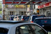 Benzinpreis-Stress: Kurz vor 12 Uhr eskaliert Streit an der Tankstelle