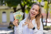 Nachdenkliche Sprüche über Geld und Charakter zum Umdenken