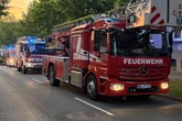 Feueralarm in Mietwohnung: Einsatzkräfte retten drei kleine Brandstifter