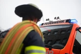 Frau hört lauten Knall, dann brennt es lichterloh