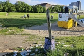 Ärger auf Dresdner Spielplatz: Hier versinken Kinder im Müll