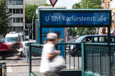 Streit wegen Böllerei: Mann auf U-Bahngleis geschubst, dann kommt ein Zug