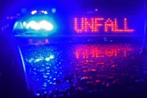 Angetrunkener Mercedes-Fahrer rammt Streifenwagen