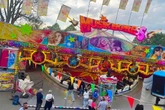 Schreck auf Volksfest: Mädchen wird aus Karussell geschleudert