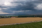 Leipzig bleibt bisher verschont: Stand-up-Paddler retten sich am Kulki vor Unwetter