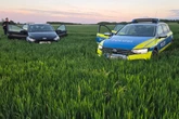 Verfolgungsjagd mit der Polizei endet auf Feld