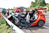 Frontalcrash mit LKW auf der B29: 22-Jähriger muss per Hubschrauber ins Krankenhaus geflogen werden