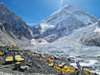 Tòa án Nepal hạn chế cấp phép leo đỉnh Everest