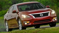 Mang xe Nissan 2014 đi thay dầu, chủ sở hữu được báo sửa hộp số tốn tới 150 triệu