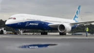 Boeing phát hiện sự cố ốc vít trên thân giữa máy bay 787 Dreamliner