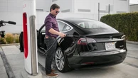Tesla gây sốc với cả làng ô tô: Sa thải toàn bộ nhân viên lĩnh vực sạc xe điện