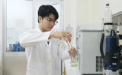 Chàng sinh viên bách khoa làm nước giặt, nước rửa chén, các bà các chị mê