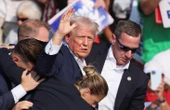 Ông Trump phản xạ cực nhanh theo nguyên tắc 'Run, Hide, Fight' khi bị ám sát, thêm cơ hội đắc cử