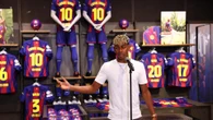 Lamine Yamal dalle polemiche per la festa con i nani alla 10 di Messi: “Il Barça è la mia vita”