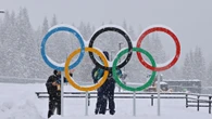 Olimpiadi: il Cio revoca la sospensione del Comitato olimpico russo. Resta il no a bandiera e inno