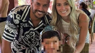 Il laziale Pedro e la foto del figlio in canottiera, si scatena odio sessista: "Vestito da femmina"