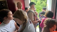 Eurostar fermo per oltre quattro ore vicino a Calais: “Siamo senza bagno né aria condizionata”