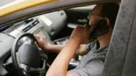 Sicurezza, solo il 42% degli italiani usa correttamente il cellulare alla guida. Ecco i dati Anas