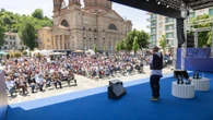 Ornella Muti, Carlo Conti, Ludovico Einaudi, Noa: l’avvio del Festival della tv è già un programma