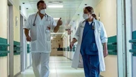 Sanità, firmato il rinnovo del contratto. No di Cgil e Uil. Zangrillo: buon risultato