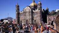 A Città del Messico la danza azteca per la Virgen de Guadalupe