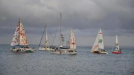 Barche della Flotilla in acque internazionali monitorate da droni: notte difficile per il clima