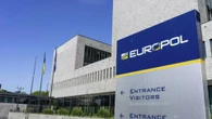 “Drogate e violentate. Organizzavano gli stupri di mogli e compagne”: 57 arresti in Europa