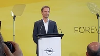 Colpo di scena Opel: slitta la “scadenza elettrica” del 2028