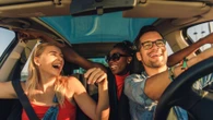 Estate 2025, gli italiani preferiscono viaggiare in auto
