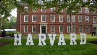 Trump: “Harvard riduca al 15% gli studenti stranieri. Ha mancato di rispetto al Paese”