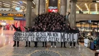 La Juve condanna i saluti romani degli ultrà bianconeri alla Stazione Centrale di Milano