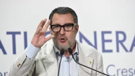 Salvini preferisce la convention sulla Vespa a Macron. “Non vuole la foto con lui”