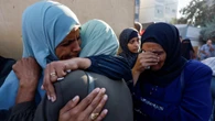 Hamas non sa dove sono 5 ostaggi morti. Israele: "Prendono tempo"