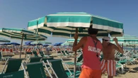 Rincari, un italiano su tre accorcia i viaggi