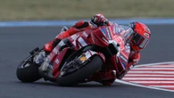 Gp Ungheria, Marquez vince davanti ad Acosta e Bagnaia. Bezzecchi fuori alla prima curva