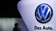 Troppe auto elettriche sui piazzali: Volkswagen sospende la produzione a Zwickau e Dresda