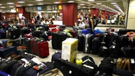 Un premio ai dipendenti per i bagagli EasyJet deviati in stiva, scoppia la polemica