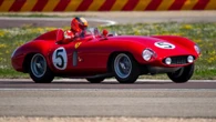 Ferrari 735 LM Scaglietti: il ritorno di un’icona alla 1000 Miglia 2025
