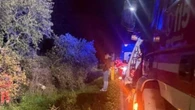 Cutro, si schianta con l’auto contro un albero: morto un 18enne che guidava con il foglio rosa