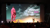 Il rapporto Coop: “Consumi più alti di 5 anni fa, ma gli italiani lavorano di più e sono più poveri”