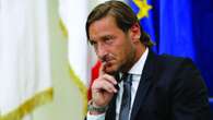 Totti a Mosca per il sito di scommesse online. Il Financial Times: “Rischia di essere usato”