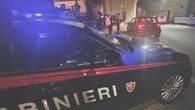 Uomo trovato morto nel garage di casa con una ferita da motosega al collo