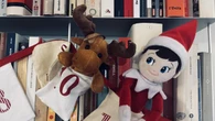 Perché ci siamo innamorati (anche) dell’Elf on the shelf, l’elfo di Babbo Natale che combina guai