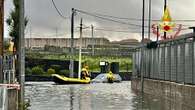 Catania sommersa dall'acqua esonda un torrente: famiglie evacuate