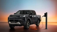 Toyota Hilux, la nona generazione sarà anche elettrica e a idrogeno