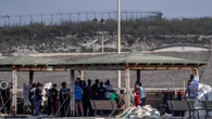 Lampedusa, in una notte sbarcati 300 migranti. In un barchino due persone morte e tre intossicati