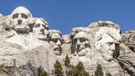 Trump vuole la sua faccia sul Monte Rushmore e un giardino sulle Black Hills. I nativi insorgono