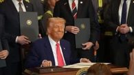 Trump concede esenzioni per 2 anni dalle regole ambientali varate da Biden