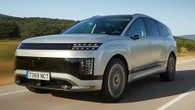 Hyundai IONIQ 9: il SUV elettrico a tre file che ridefinisce spazio e comfort